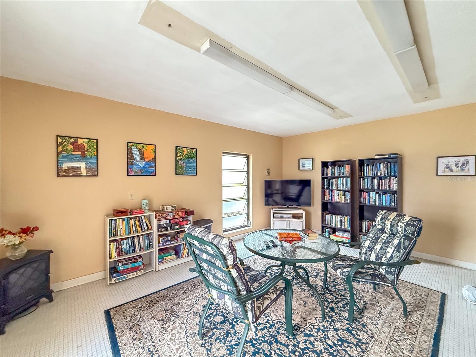 Image 45 of 55 For 5785 Gardens Drive