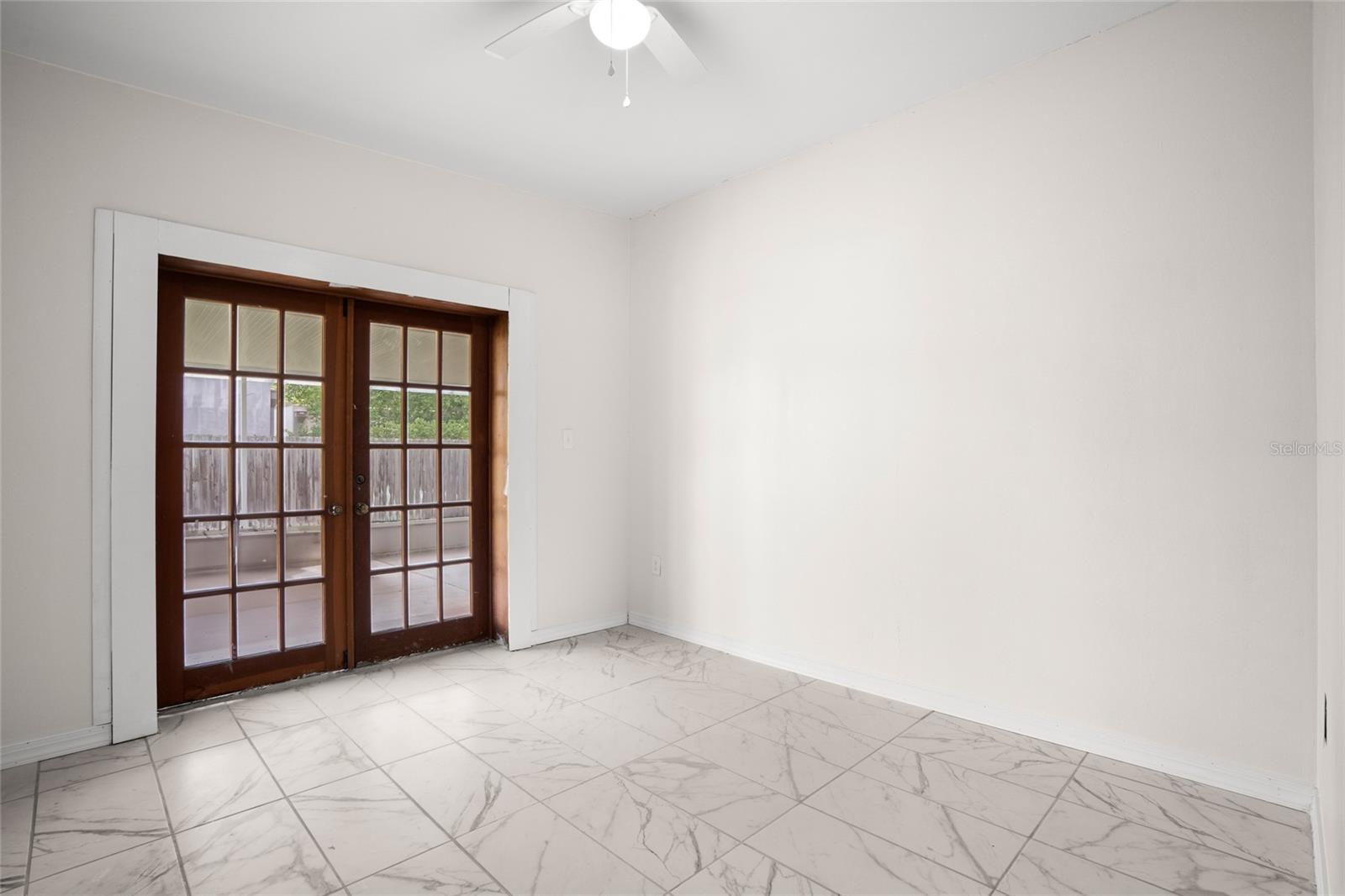 Image 16 of 29 For 512 Langford Circle