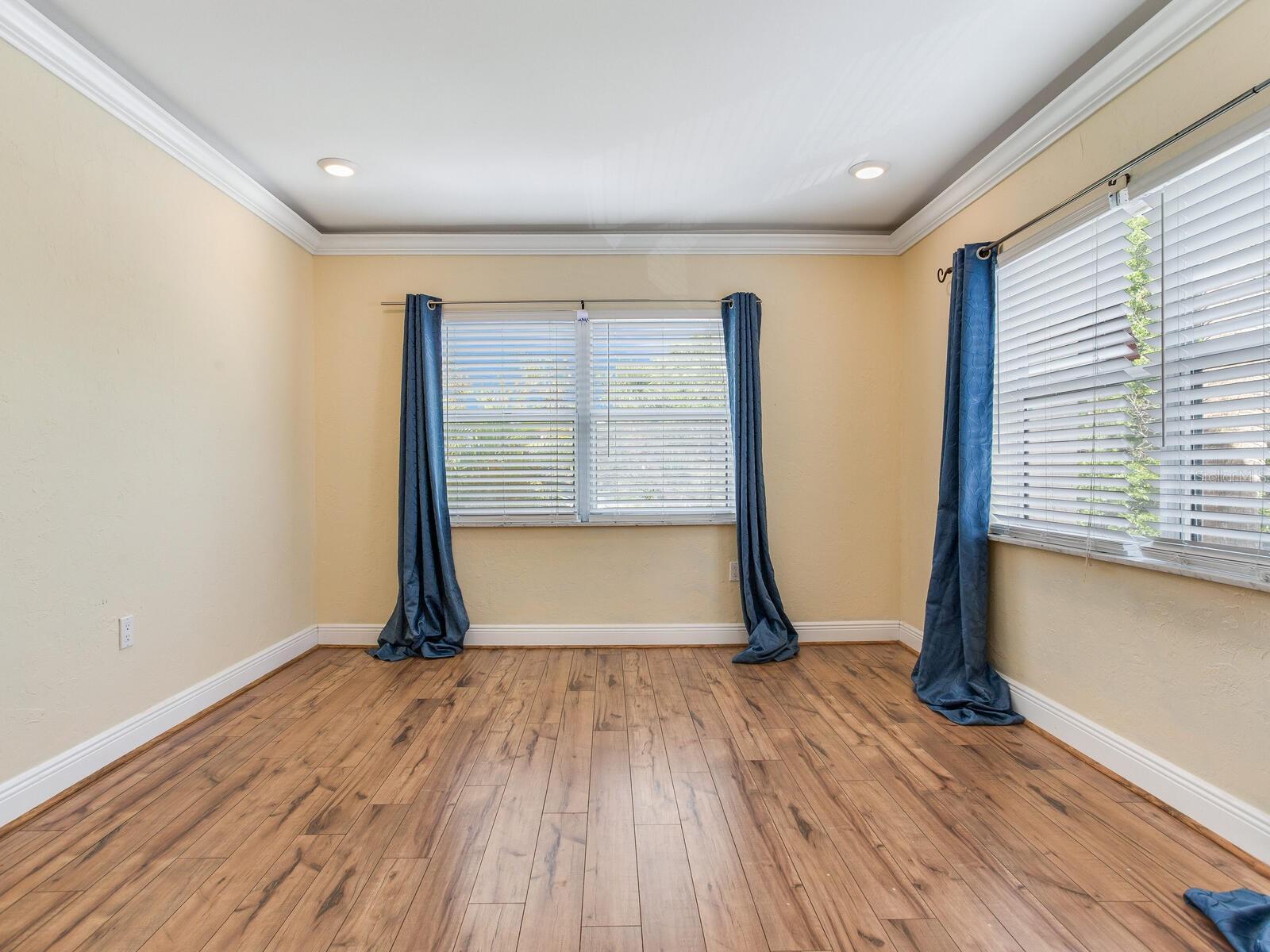 Image 17 of 22 For 6360 1st Street N 202