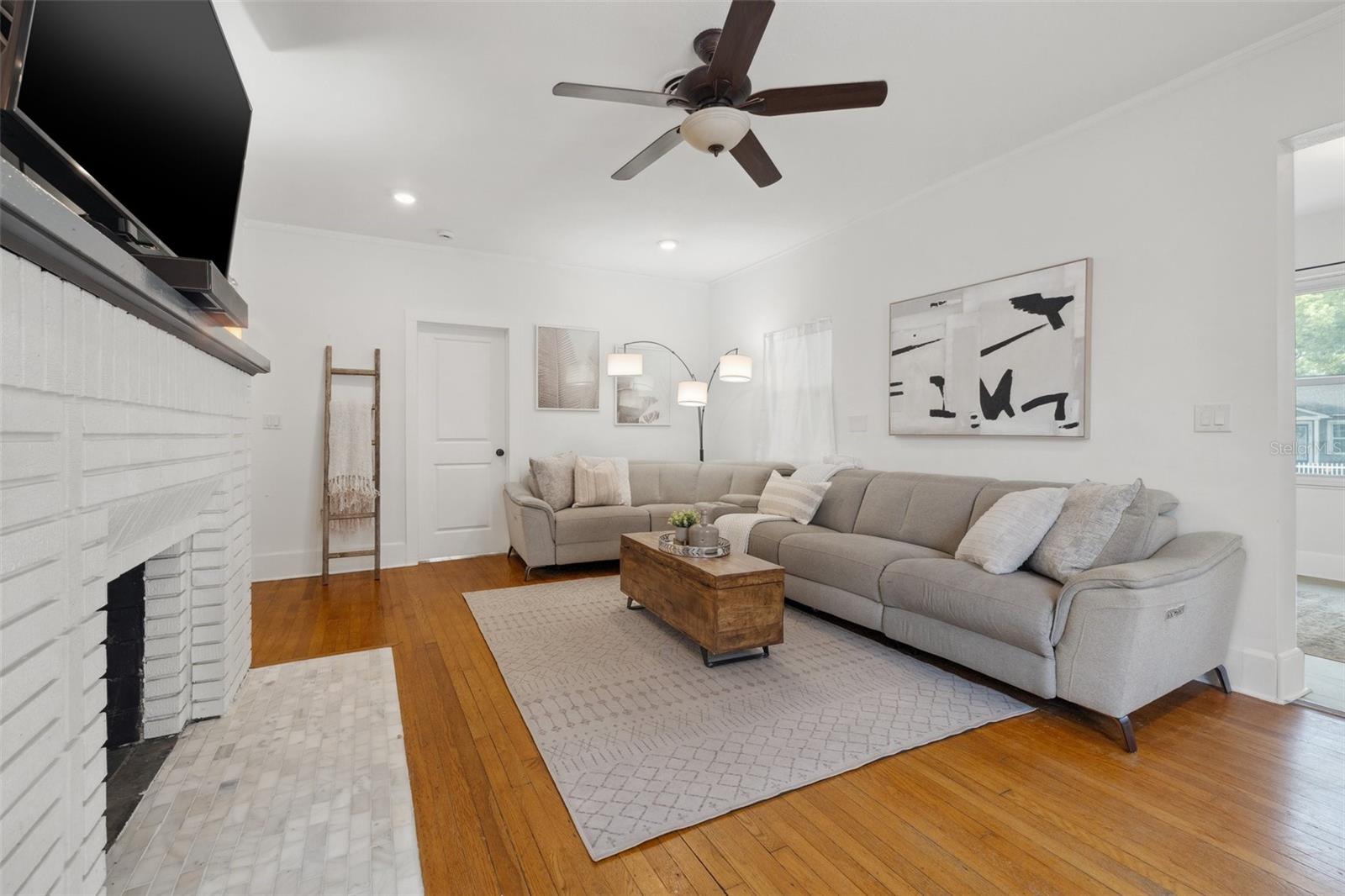 Image 10 of 73 For 1650 22nd Avenue N