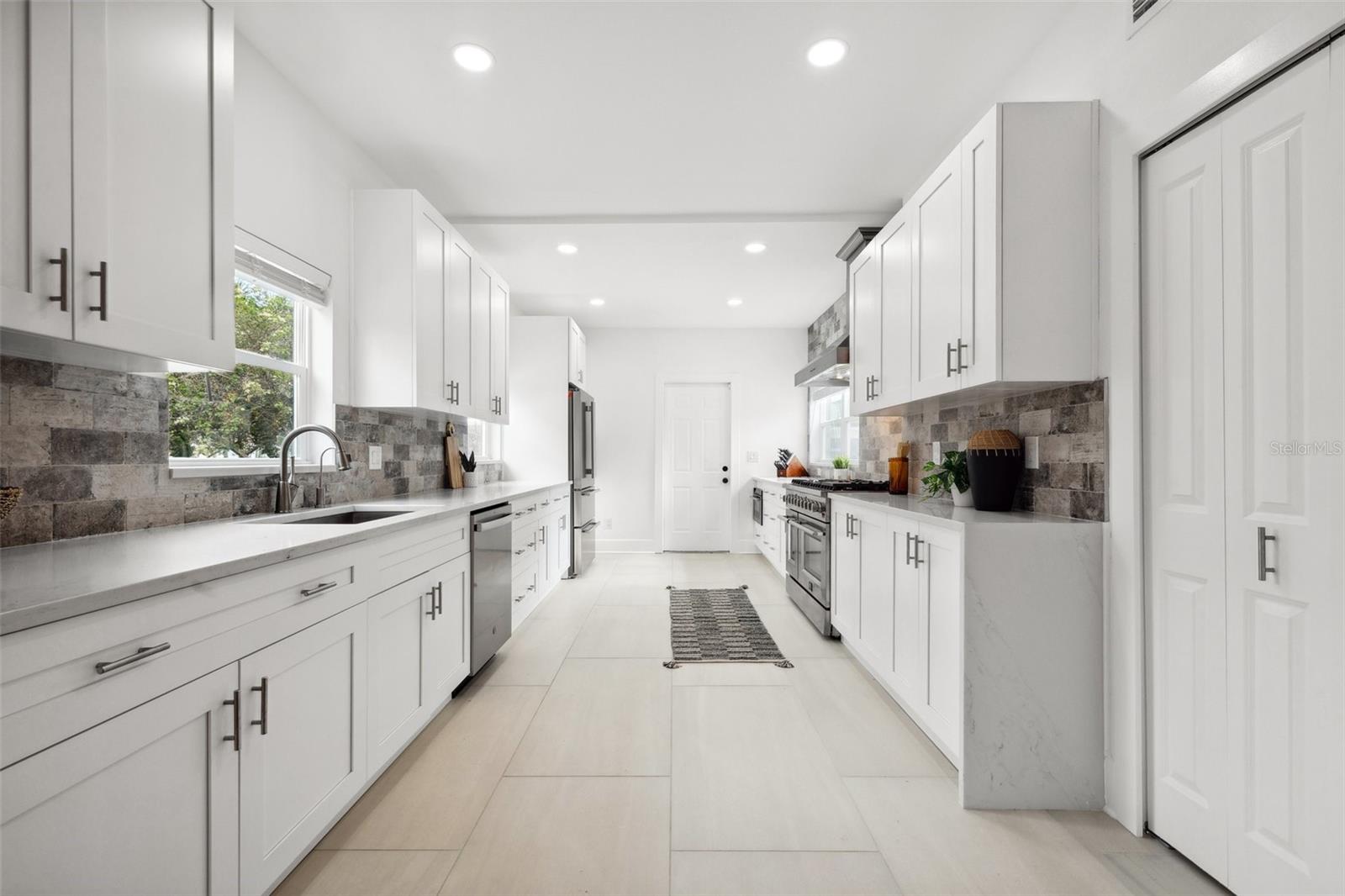 Image 15 of 73 For 1650 22nd Avenue N