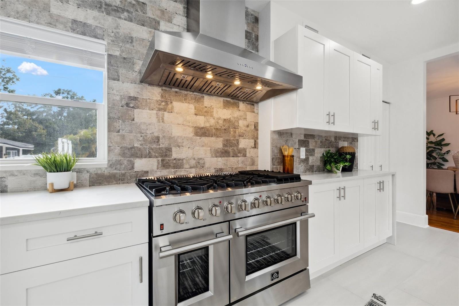 Image 18 of 73 For 1650 22nd Avenue N
