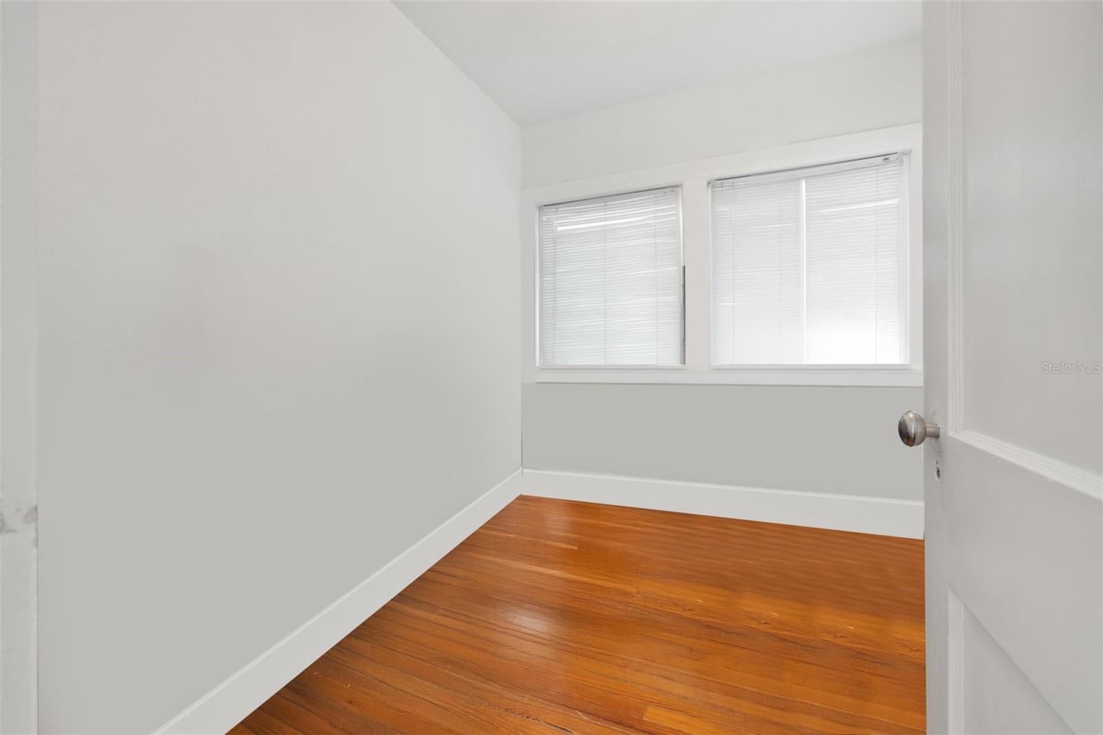 Image 37 of 73 For 1650 22nd Avenue N