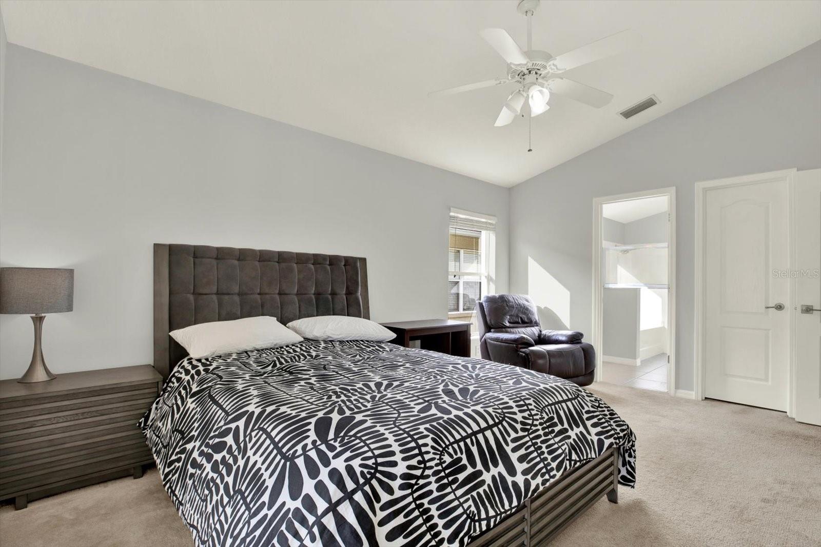 Listing photo id 11 for 18419 Merseyside Loop