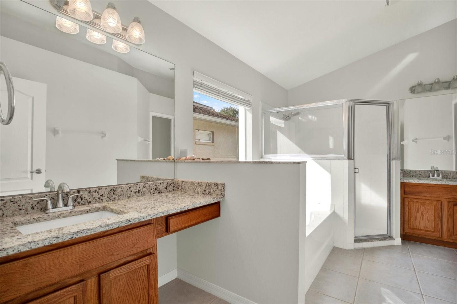 Listing photo id 13 for 18419 Merseyside Loop