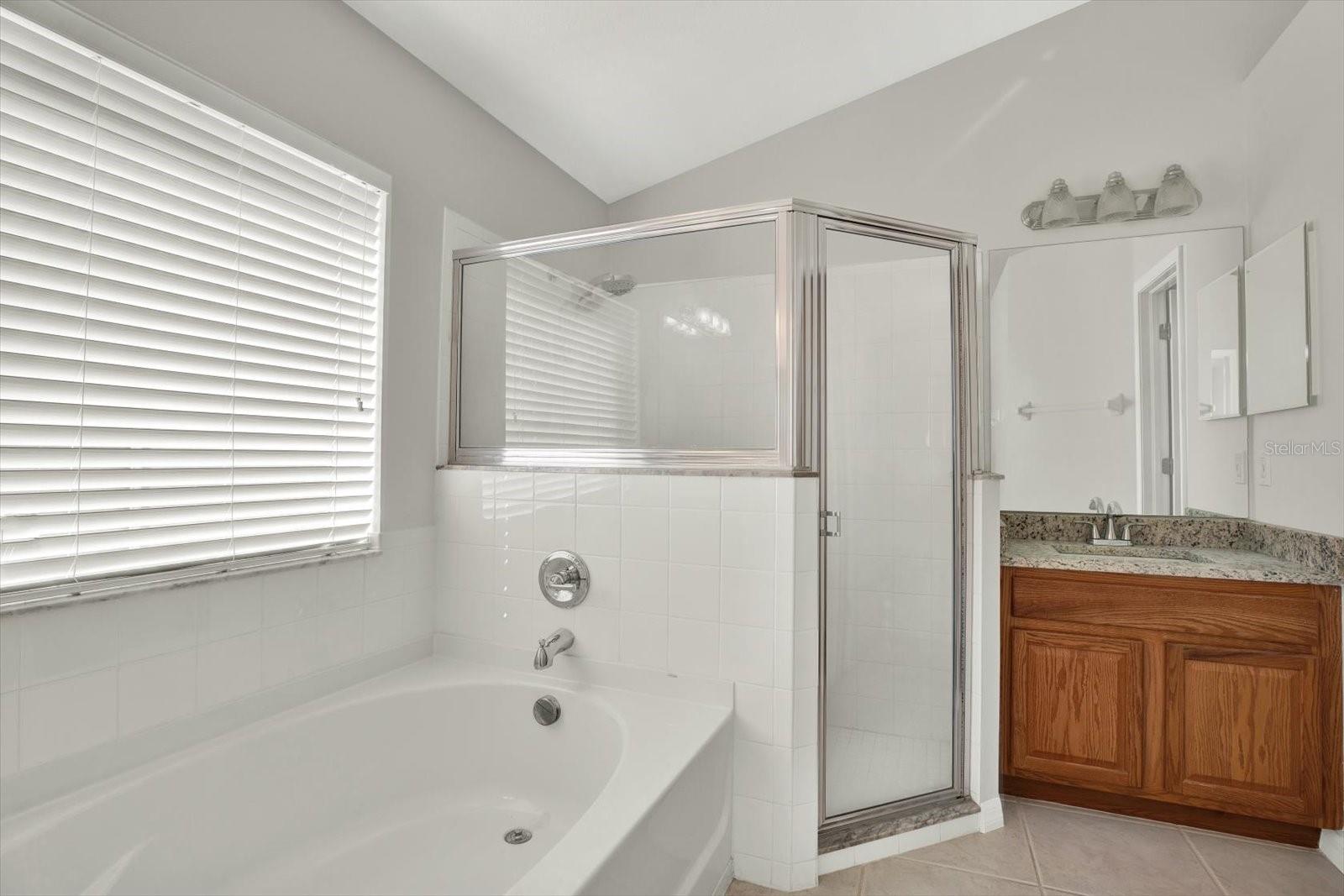 Listing photo id 14 for 18419 Merseyside Loop