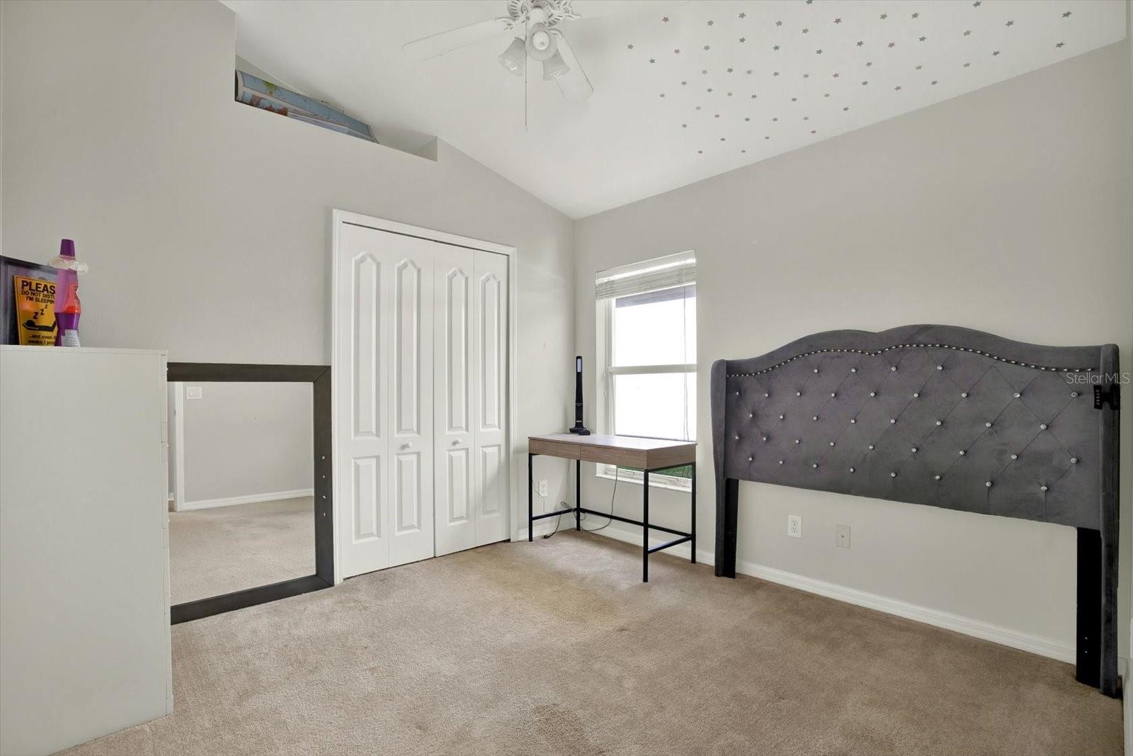 Listing photo id 15 for 18419 Merseyside Loop