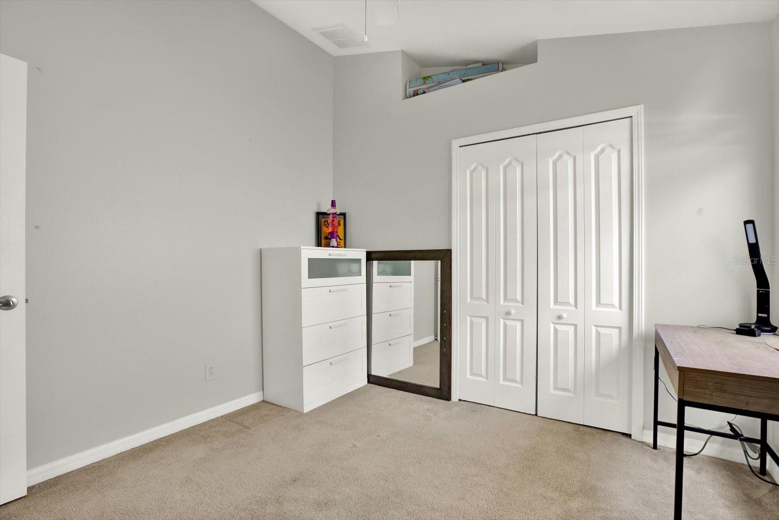 Listing photo id 16 for 18419 Merseyside Loop