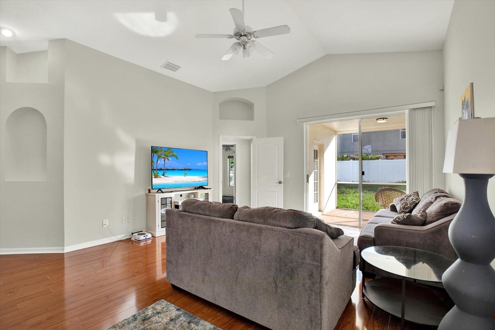 Listing photo id 1 for 18419 Merseyside Loop