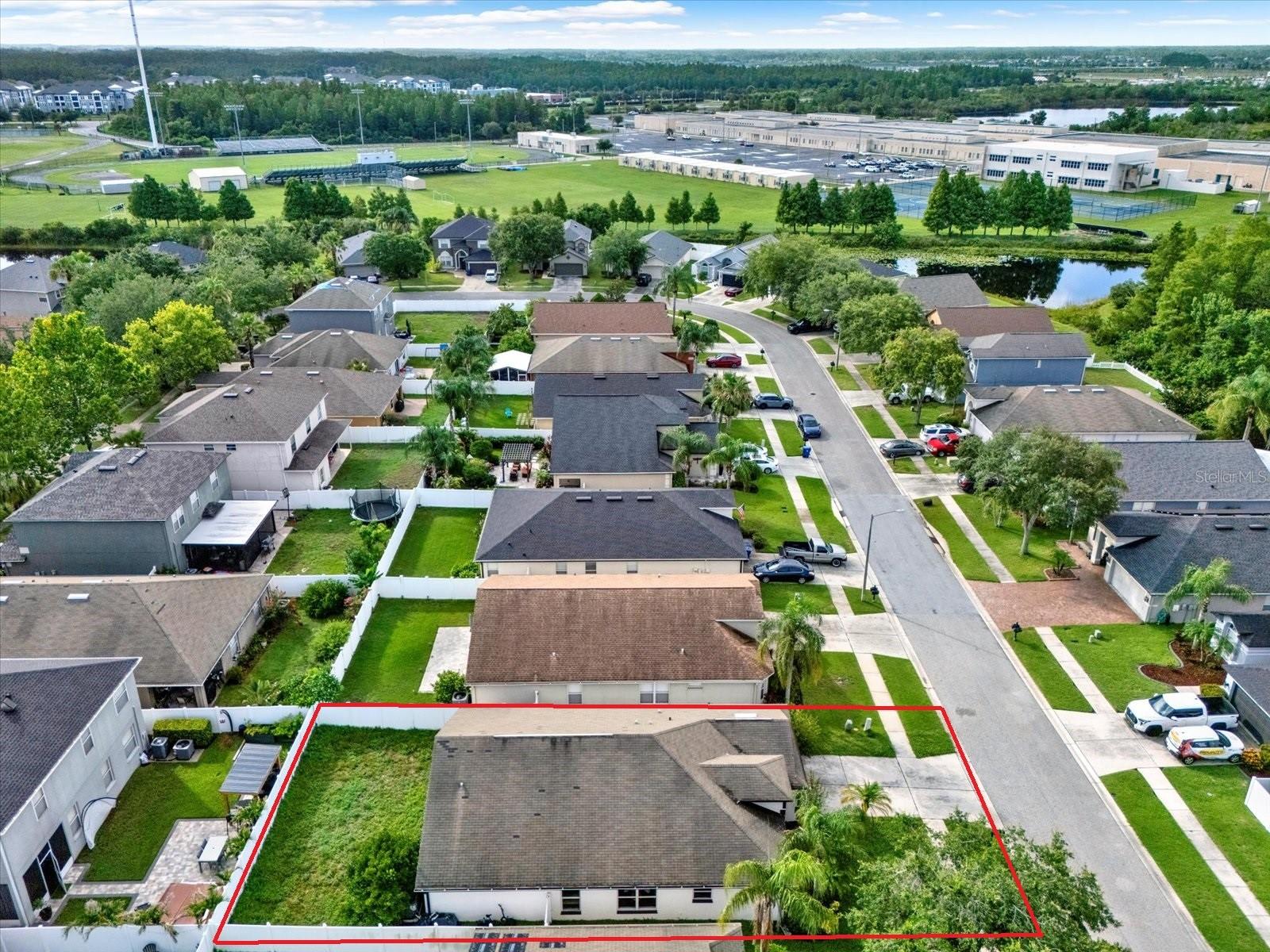 Listing photo id 28 for 18419 Merseyside Loop
