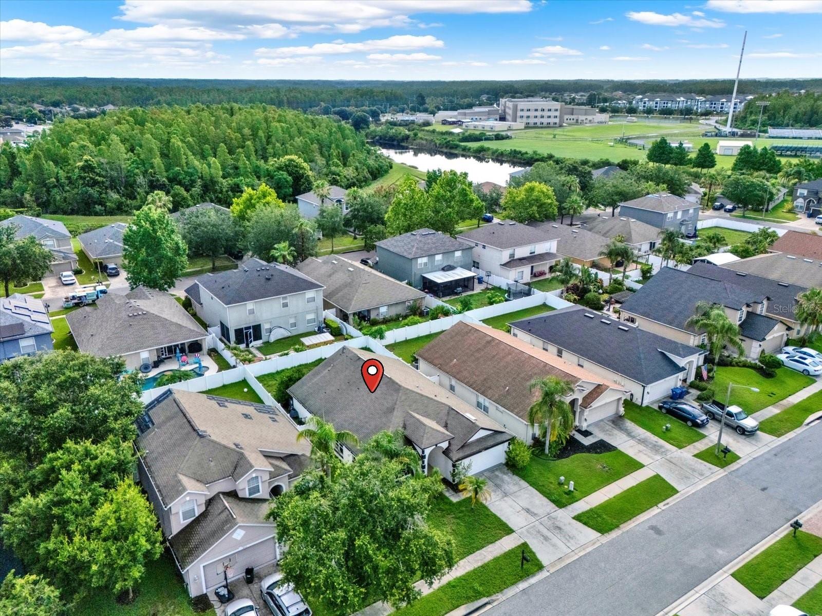 Listing photo id 29 for 18419 Merseyside Loop