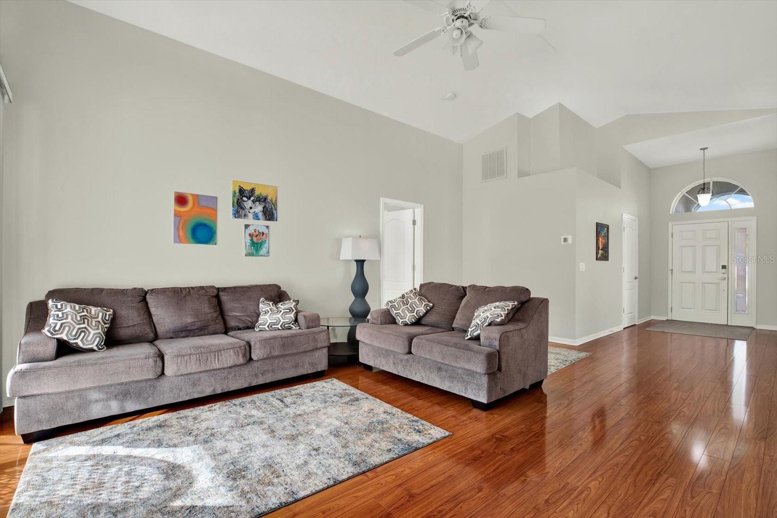 Listing photo id 4 for 18419 Merseyside Loop