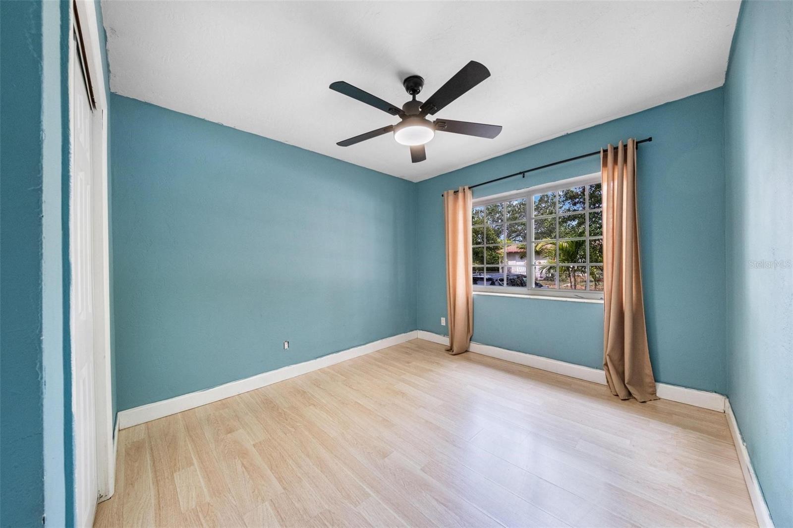 Image 20 of 31 For 12995 5th Avenue