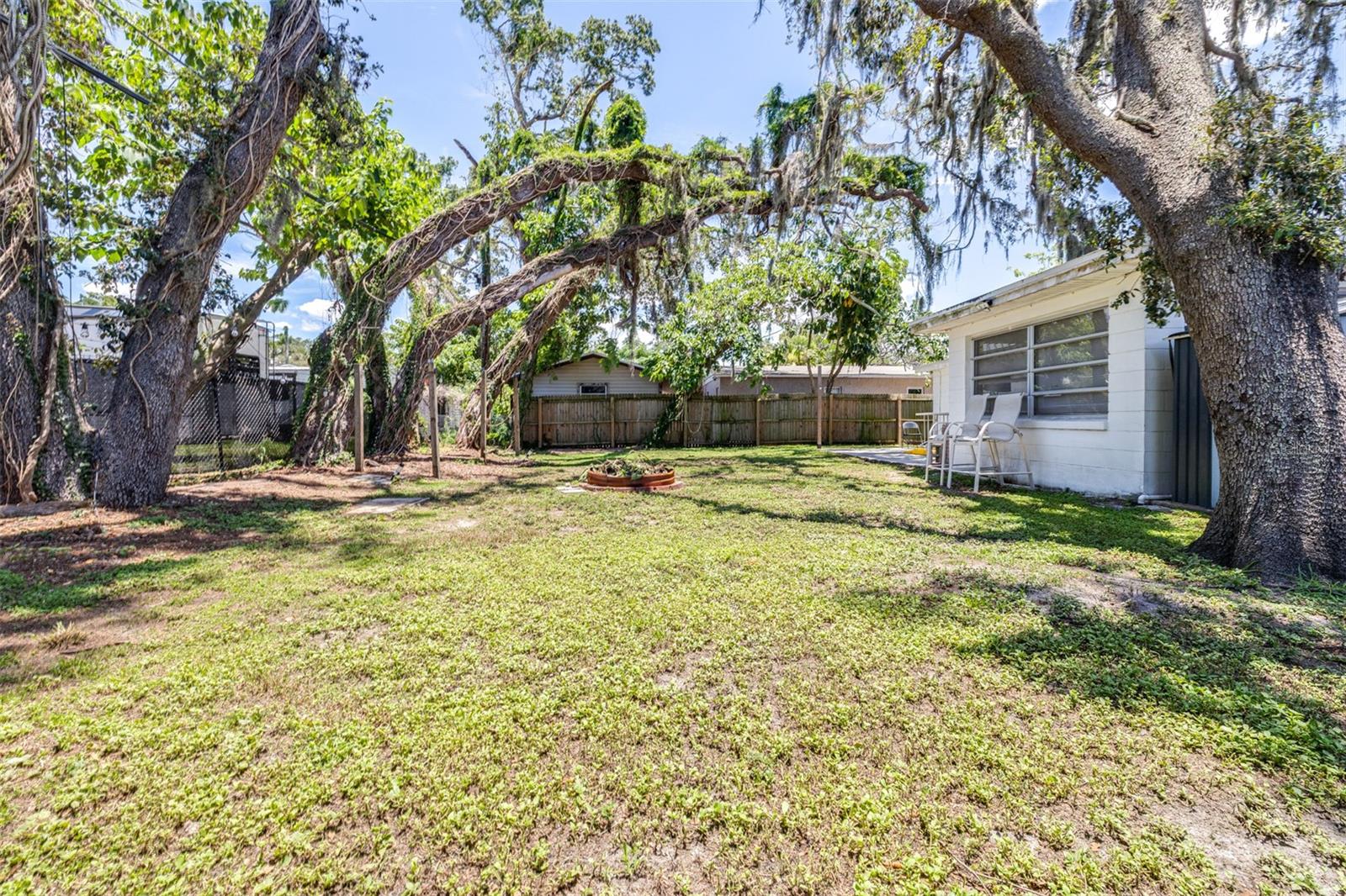 Listing photo id 18 for 7441 Cypress Drive