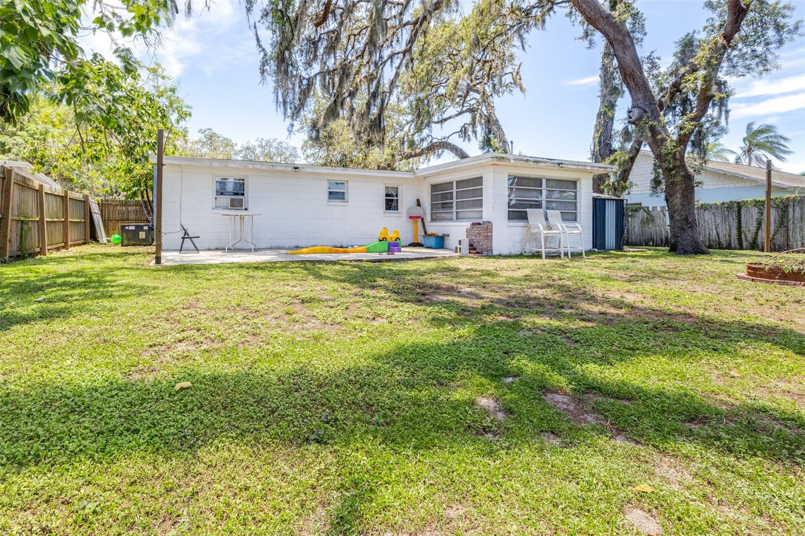 Listing photo id 21 for 7441 Cypress Drive