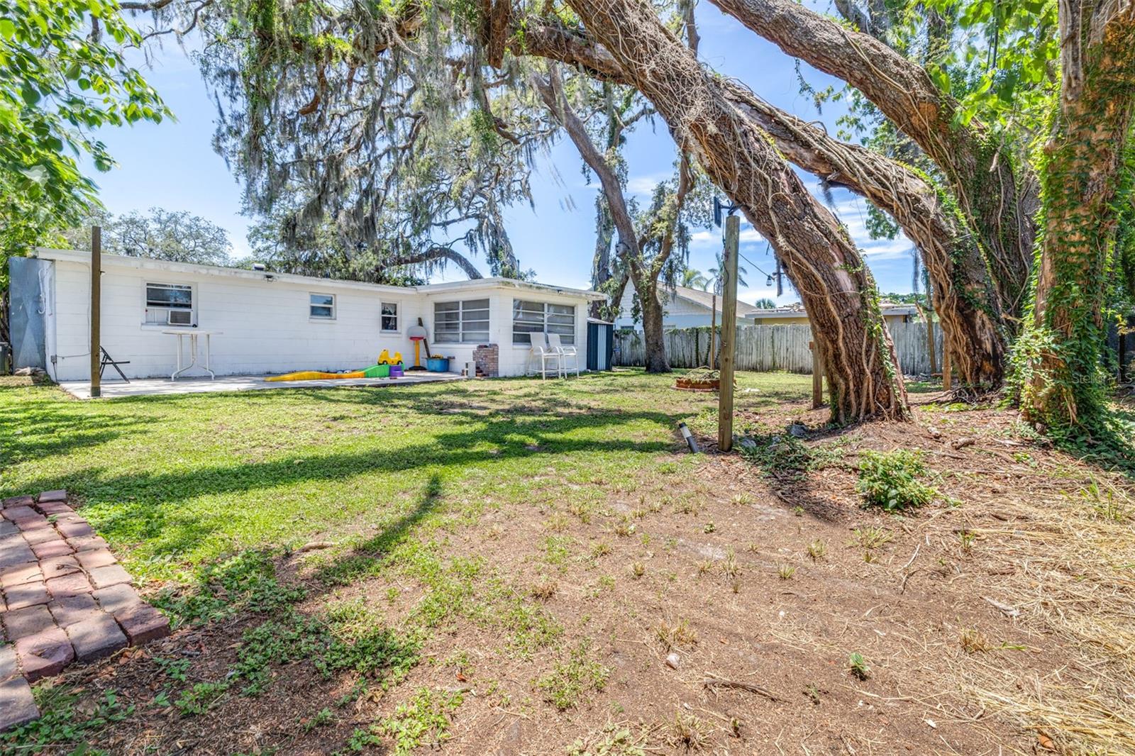 Listing photo id 22 for 7441 Cypress Drive