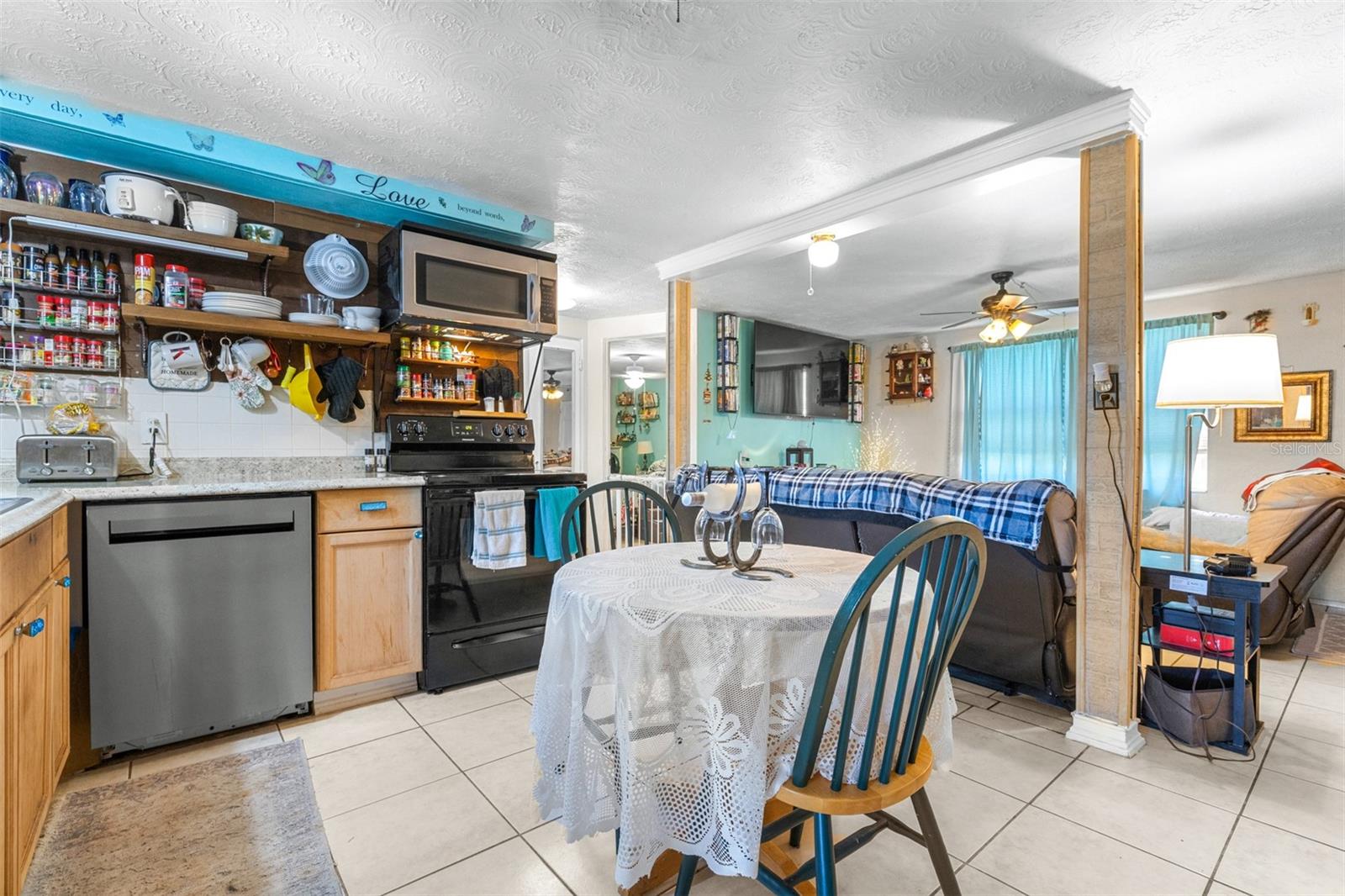 Listing photo id 2 for 7441 Cypress Drive