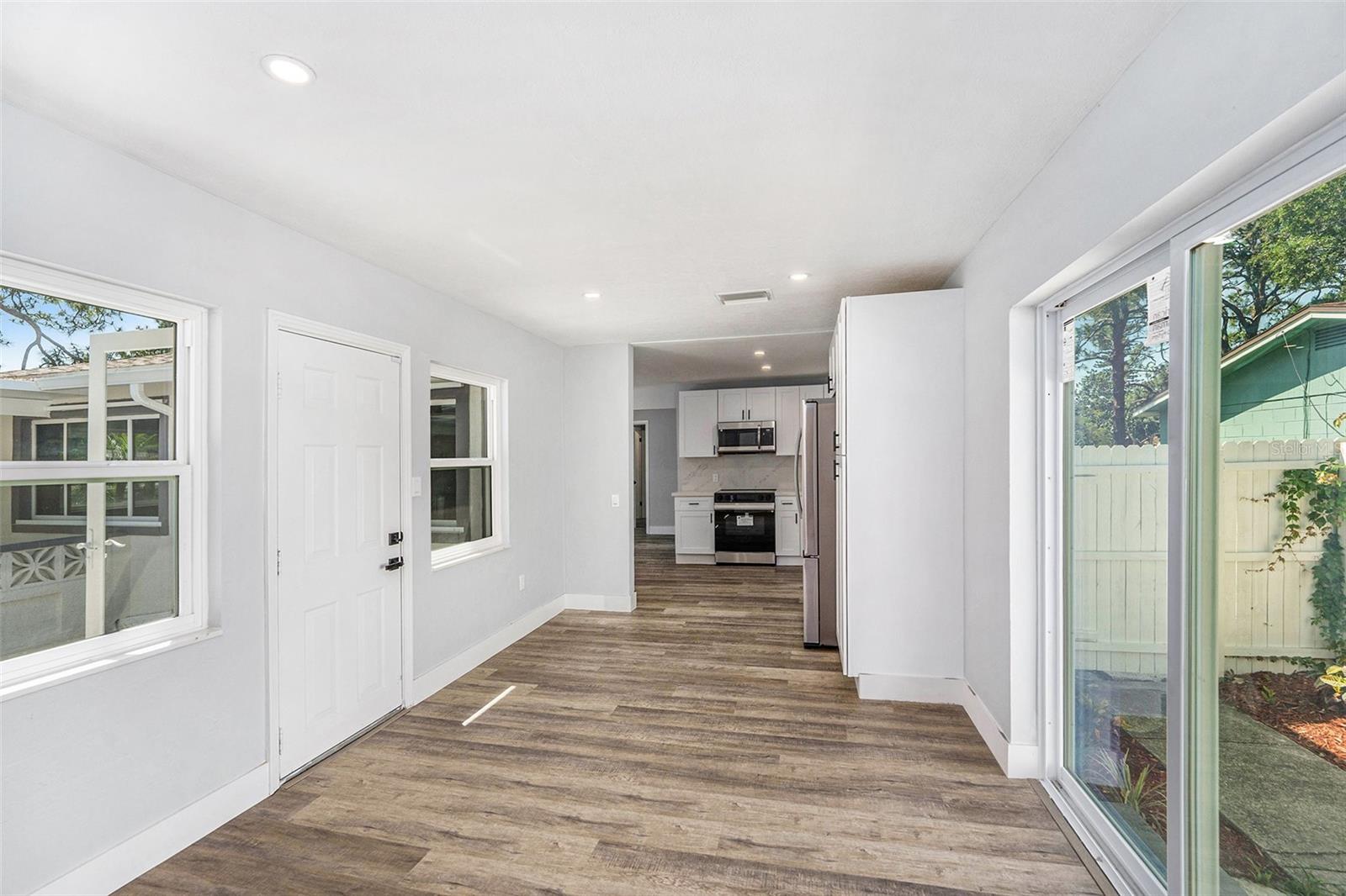Image 16 of 33 For 4925 Alcazar Way S
