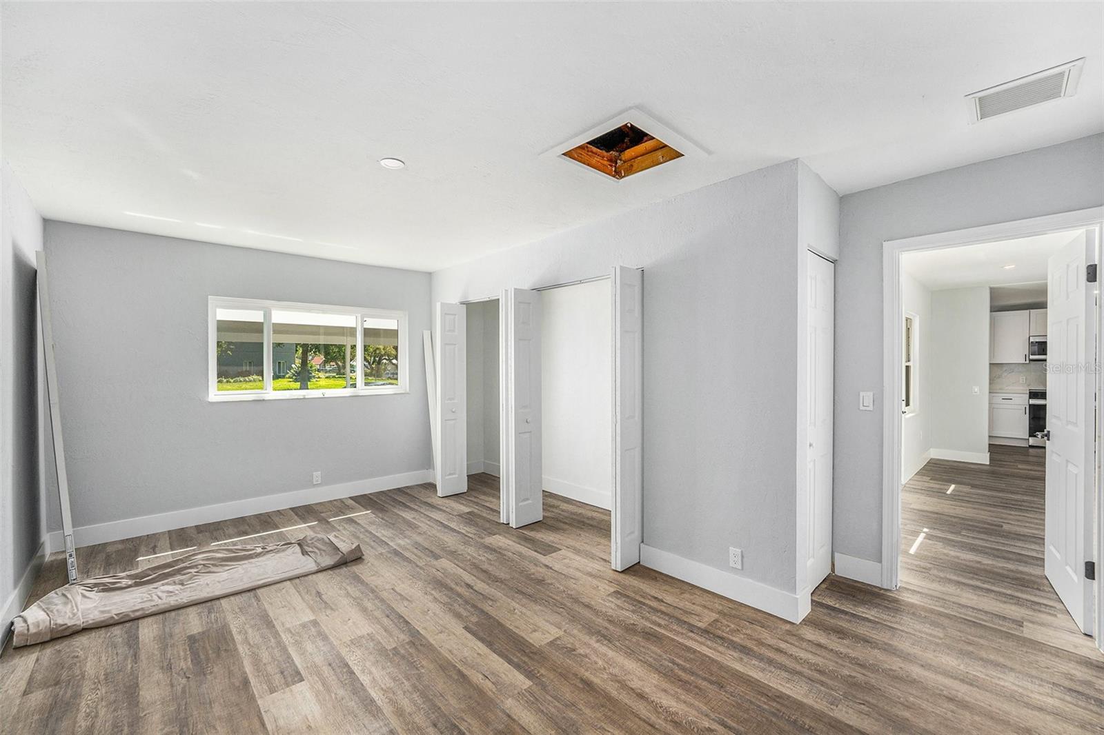 Image 17 of 33 For 4925 Alcazar Way S