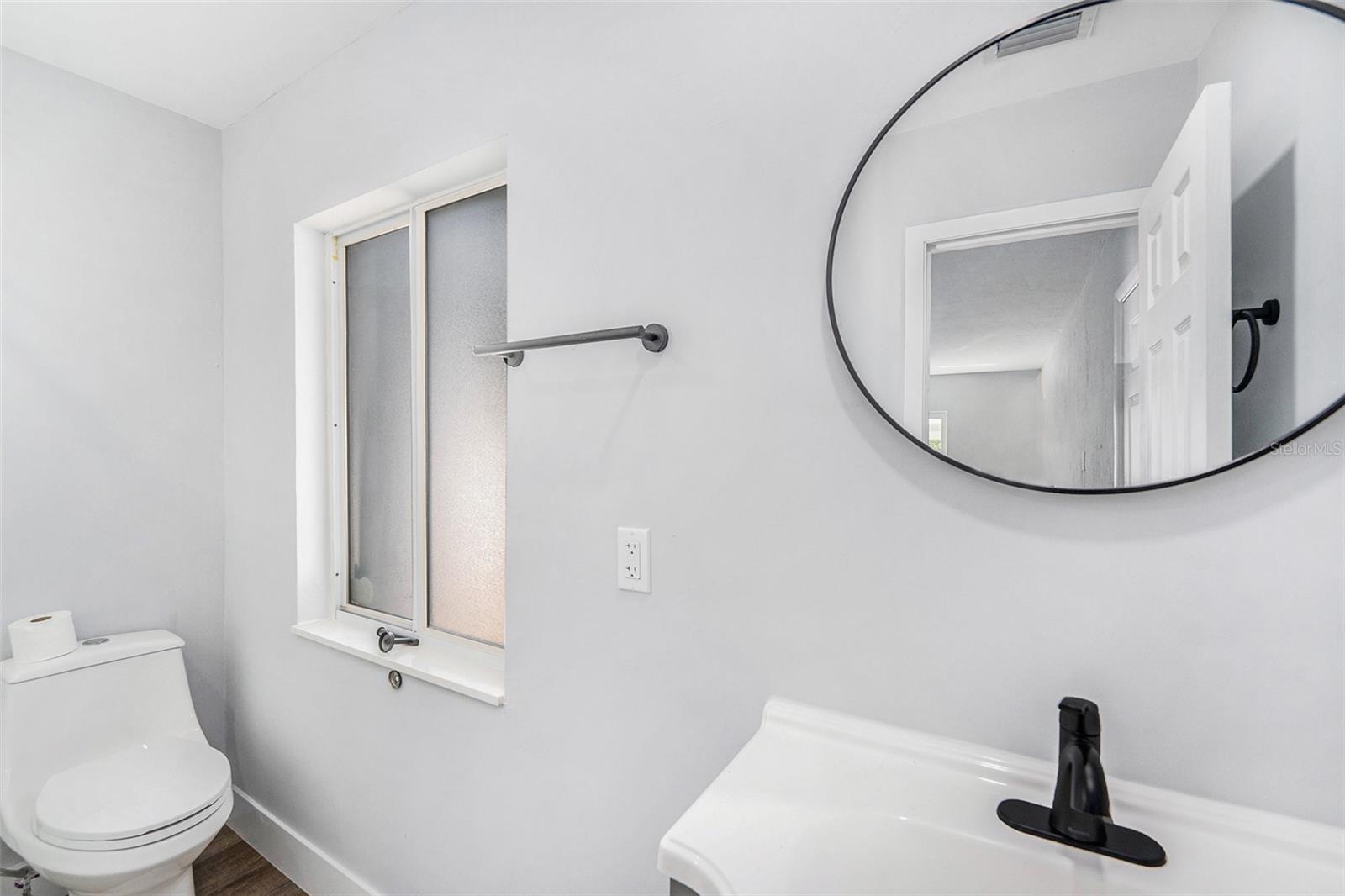 Image 19 of 33 For 4925 Alcazar Way S