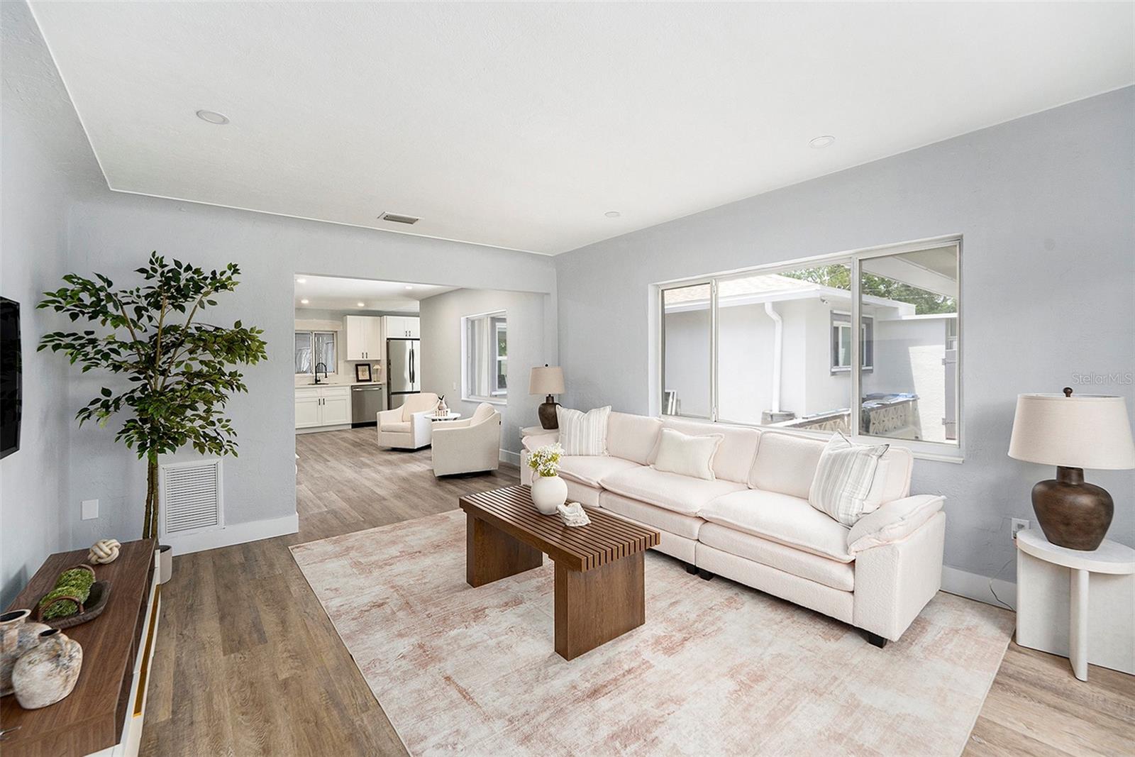 Image 5 of 33 For 4925 Alcazar Way S