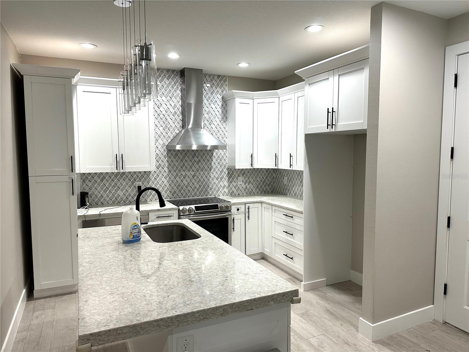 Image 3 of 16 For 9005 Flora Street
