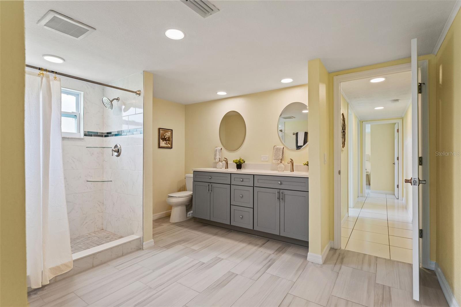 Image 12 of 30 For 7401 Islander Lane