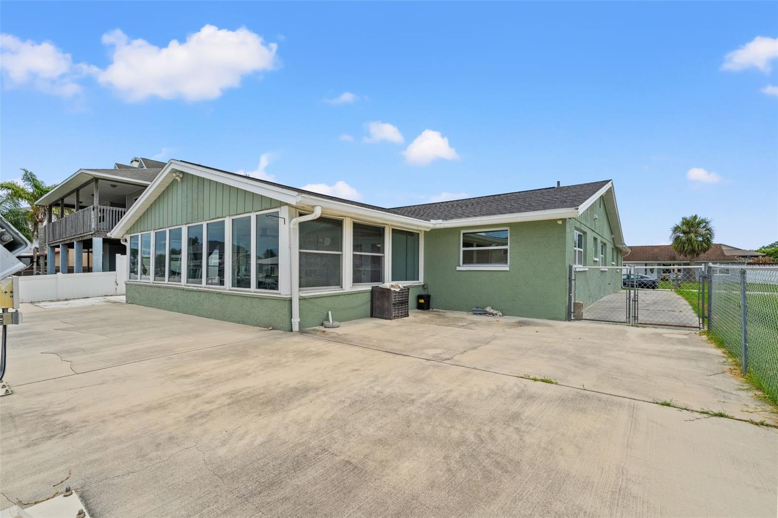 Image 19 of 30 For 7401 Islander Lane