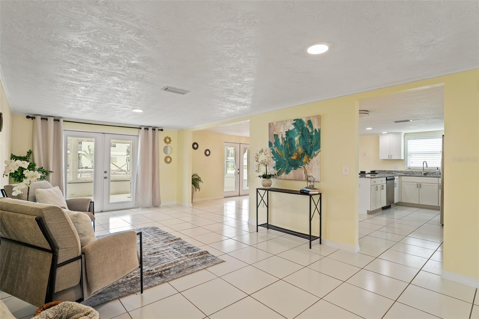 Image 4 of 30 For 7401 Islander Lane