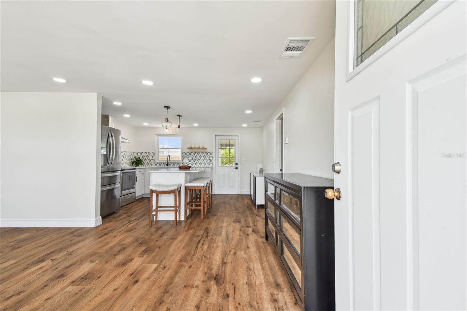 Image 4 of 49 For 3850 Carioca Rd