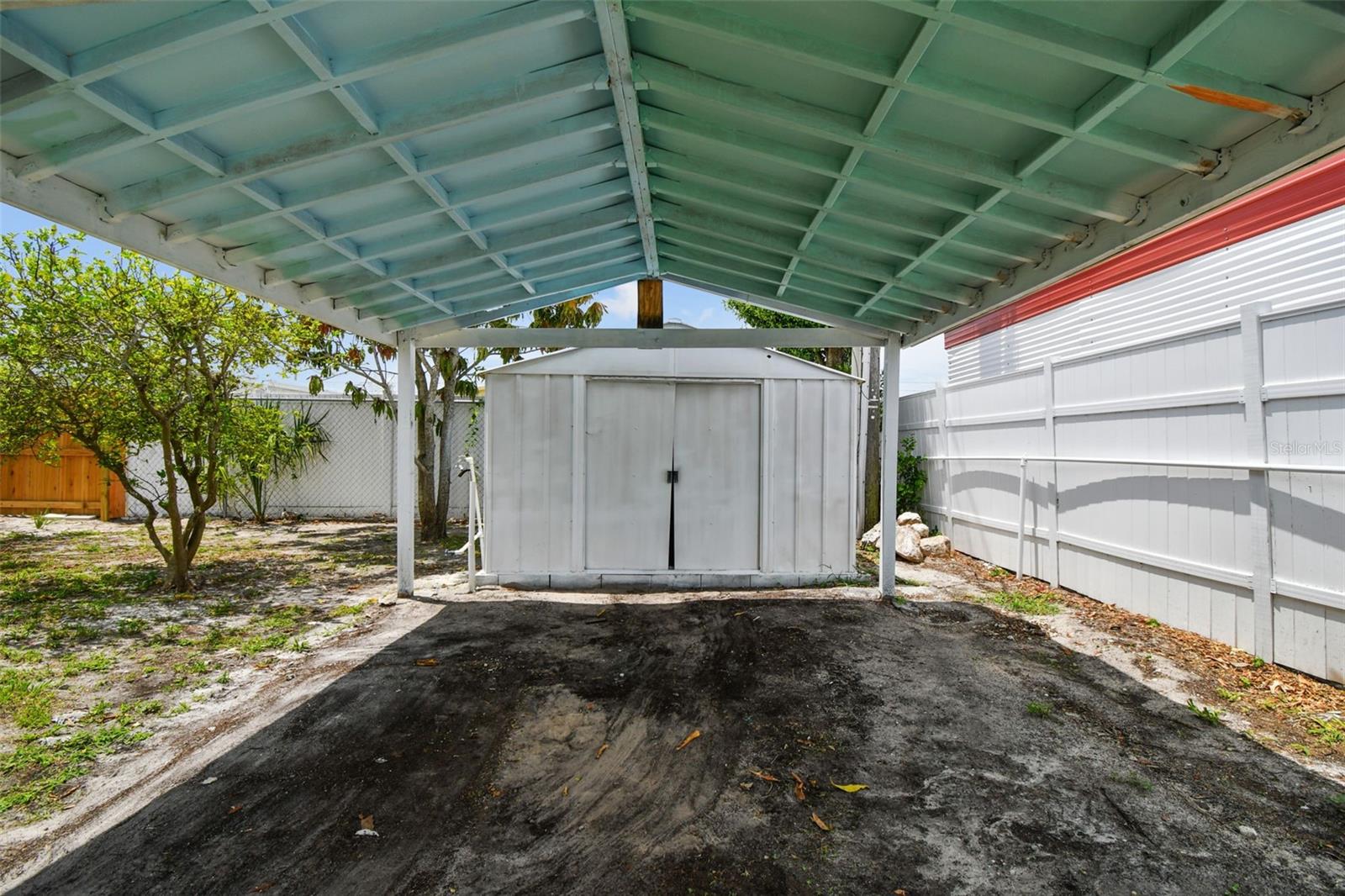 Image 43 of 49 For 3850 Carioca Rd