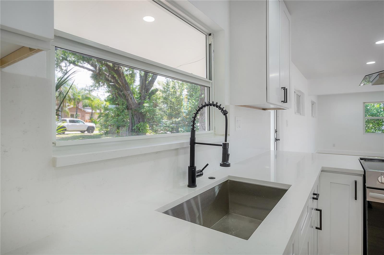 Image 17 of 80 For 6108 Oak Ridge Avenue