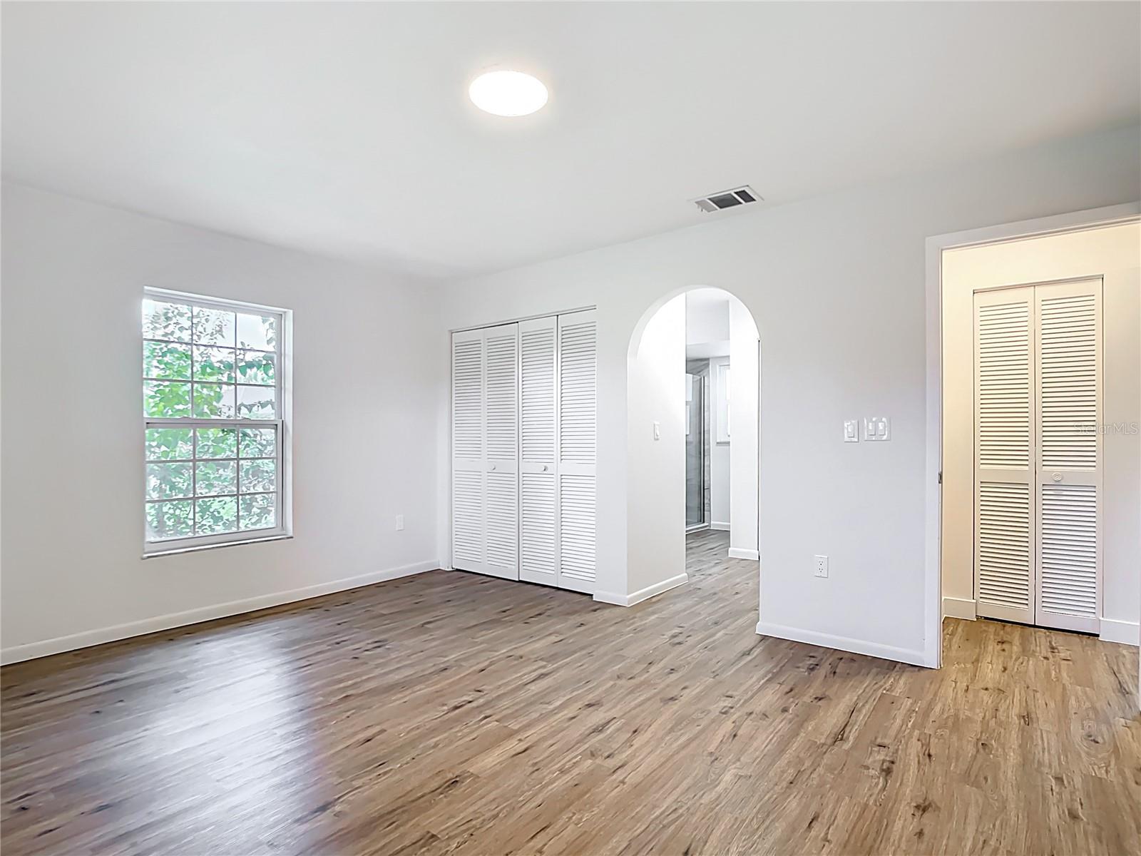 Image 21 of 44 For 20352 Astoria Avenue