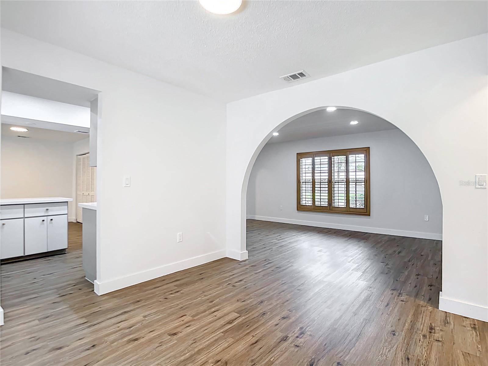 Image 6 of 44 For 20352 Astoria Avenue