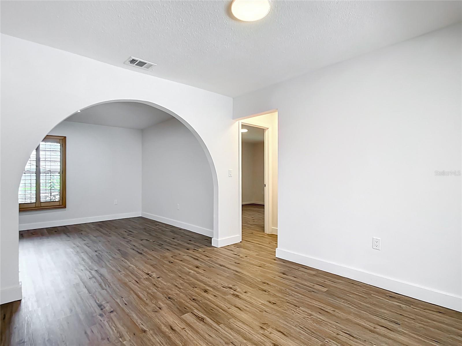 Image 9 of 44 For 20352 Astoria Avenue