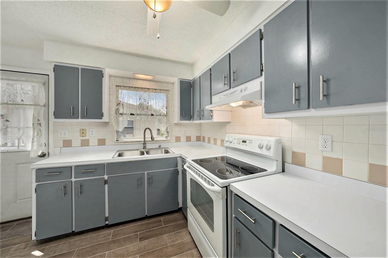 Image 12 of 26 For 4570 Essex Lane