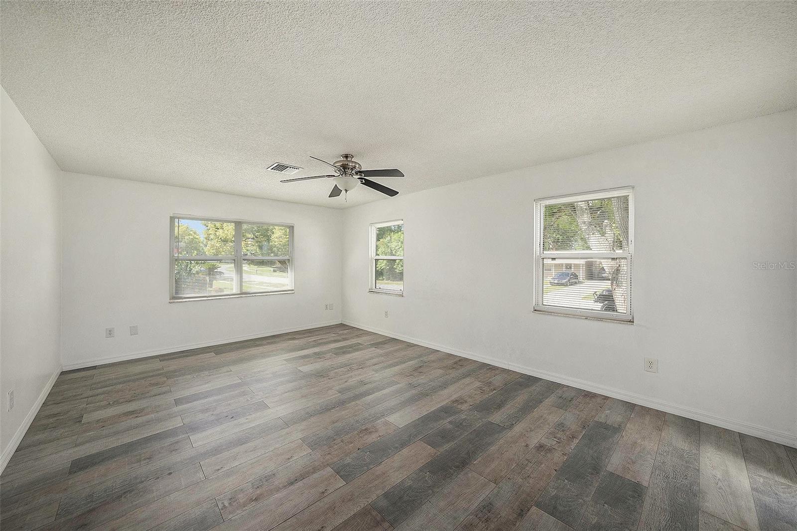 Image 13 of 26 For 4570 Essex Lane