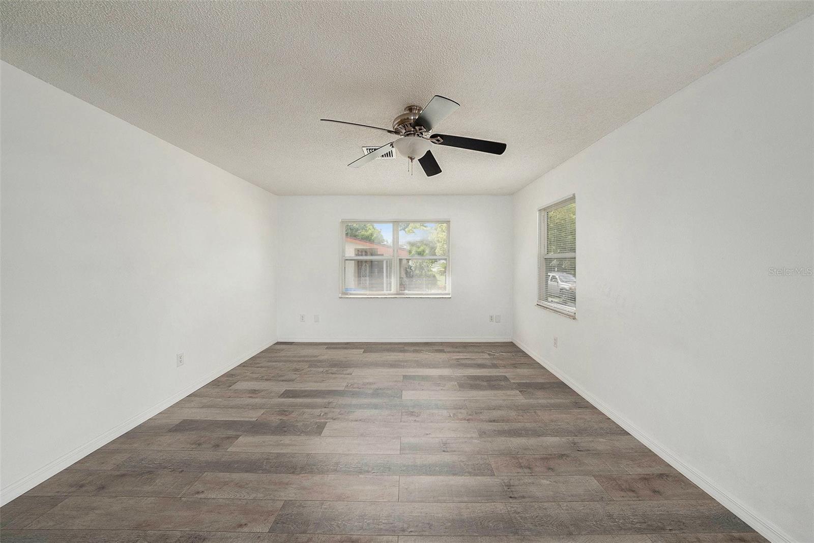 Image 15 of 26 For 4570 Essex Lane