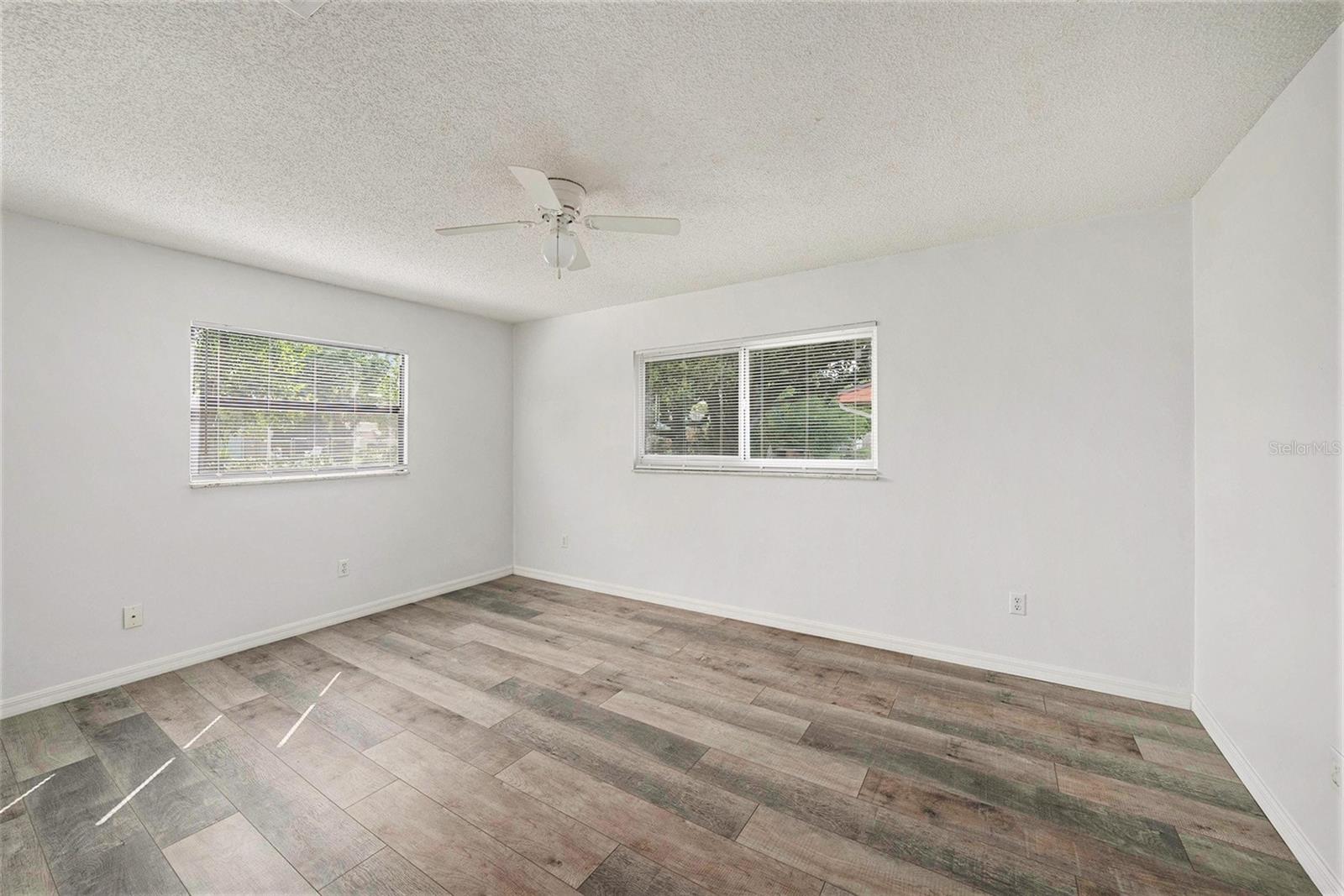 Image 16 of 26 For 4570 Essex Lane