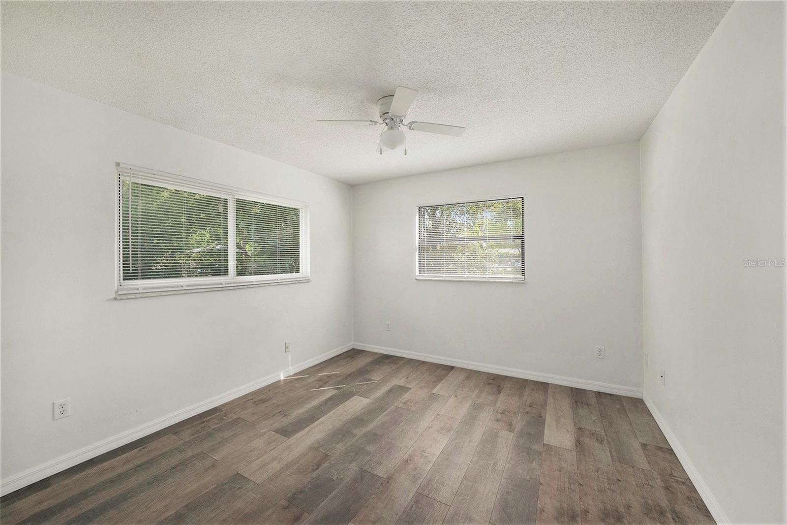 Image 17 of 26 For 4570 Essex Lane