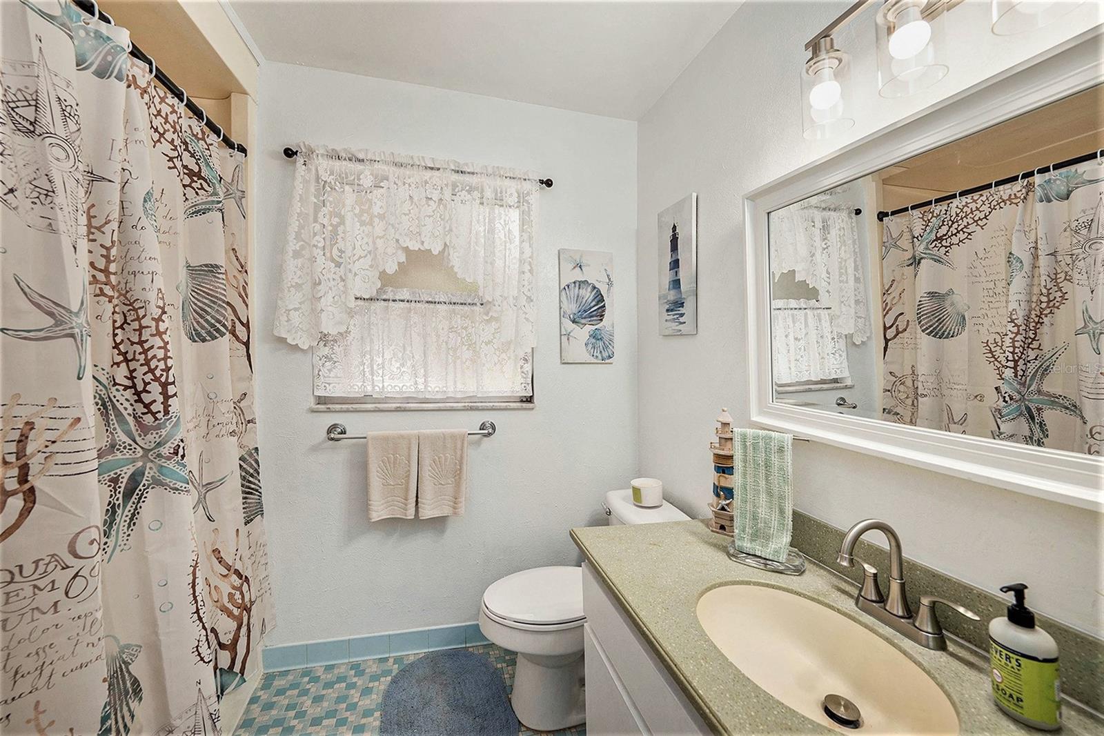 Image 18 of 26 For 4570 Essex Lane