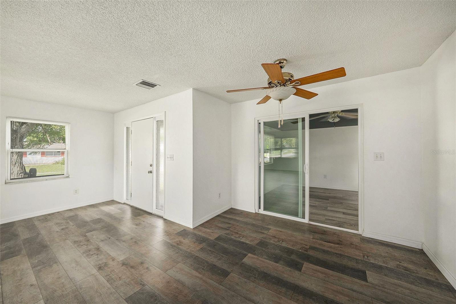 Image 6 of 26 For 4570 Essex Lane