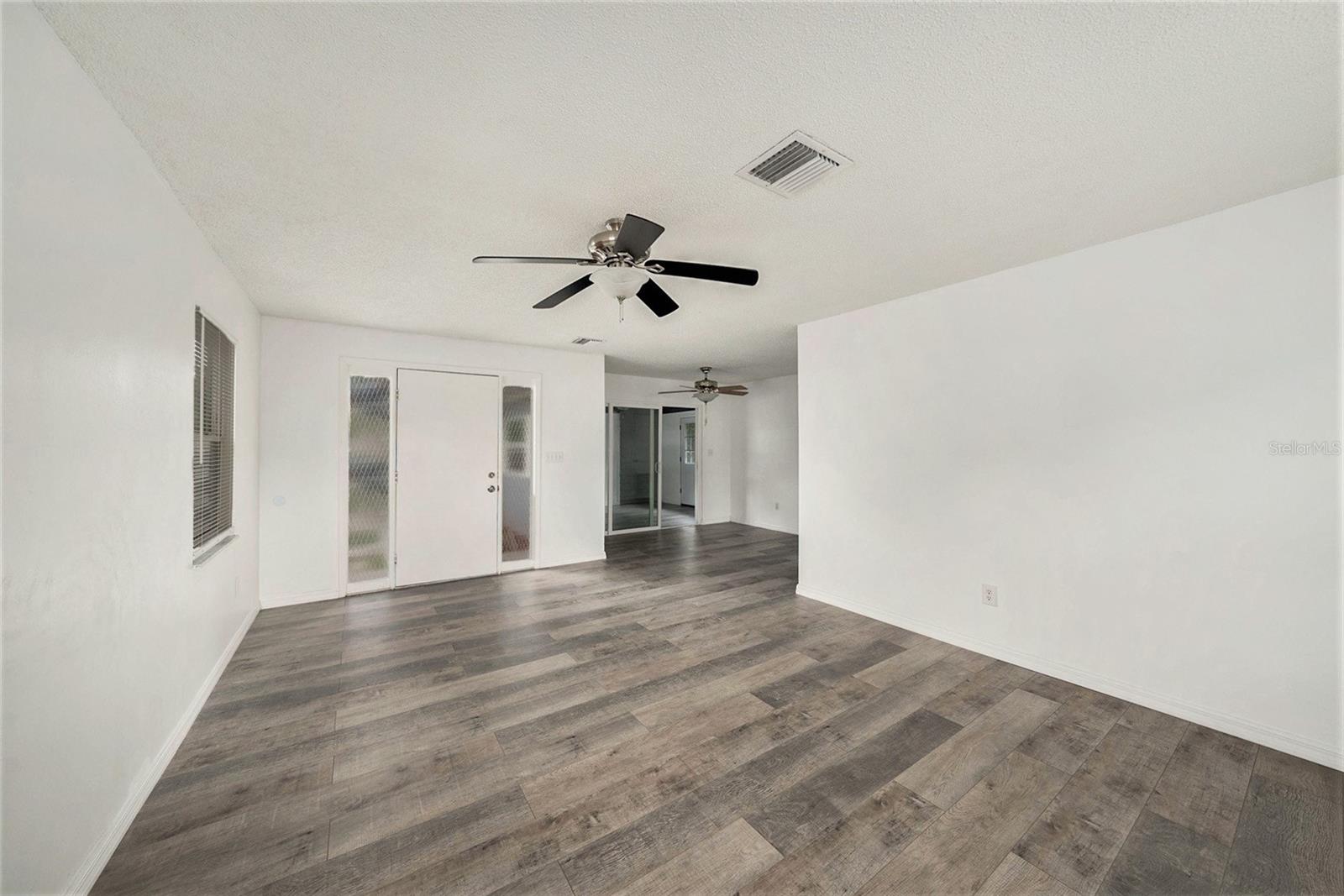 Image 9 of 26 For 4570 Essex Lane