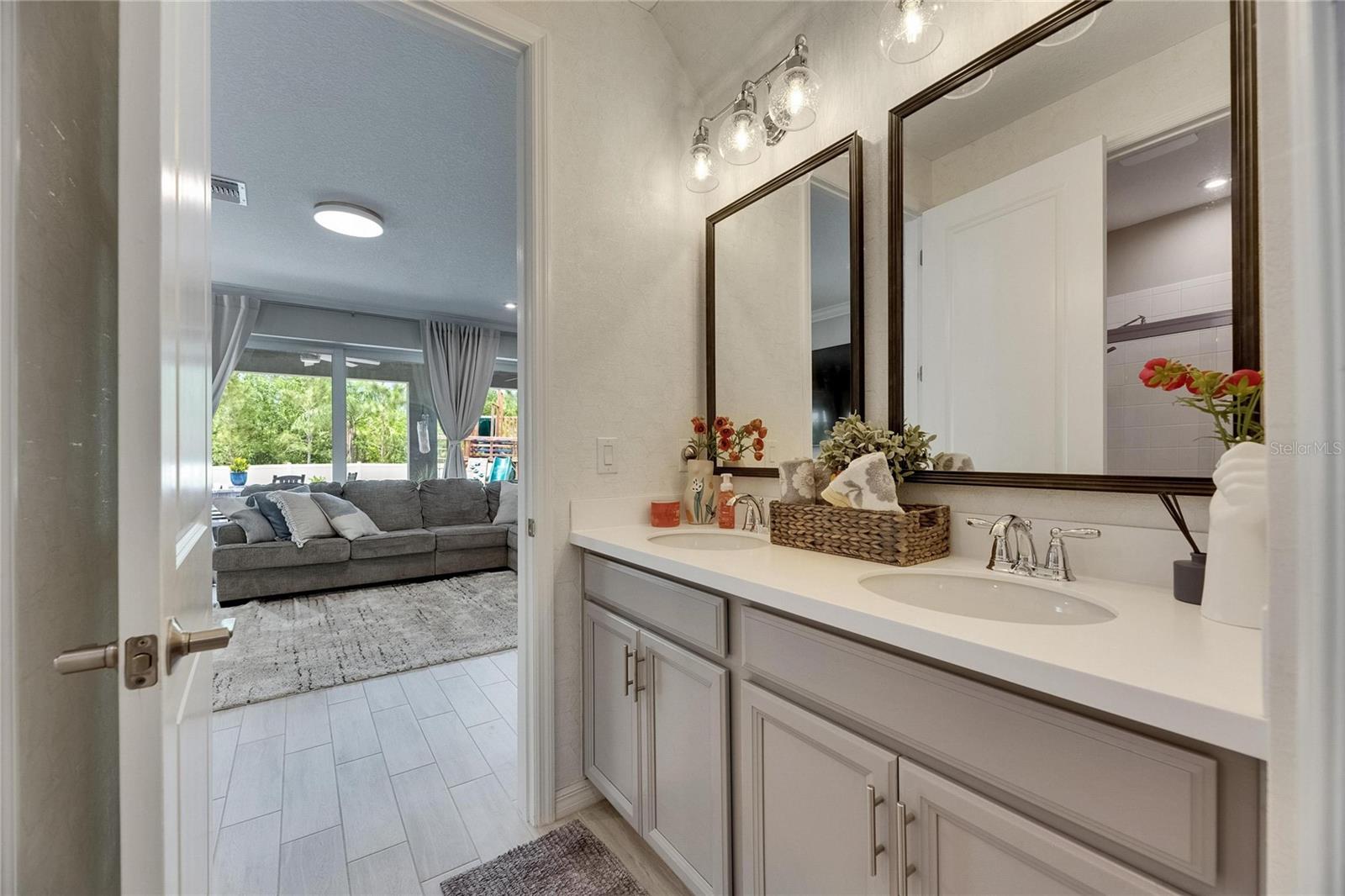 Image 48 of 100 For 10399 Boyette Brook Street