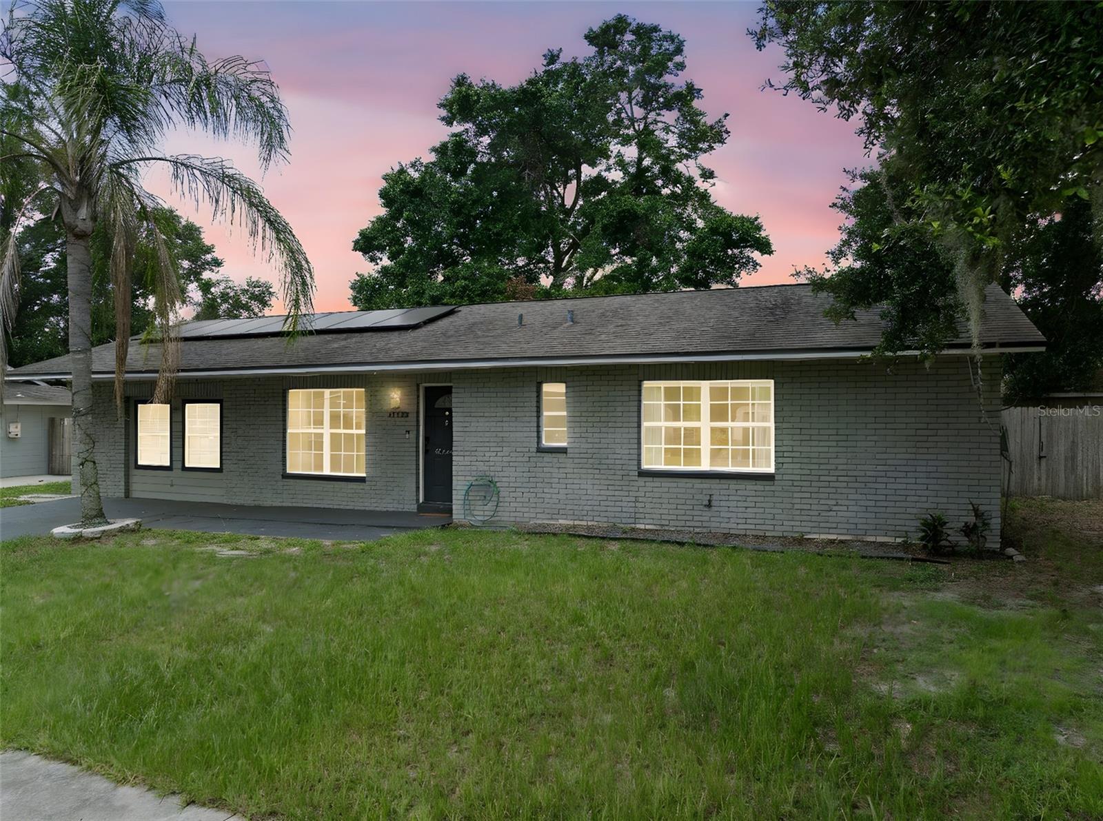 Listing photo id 1 for 4906 Presidential Street