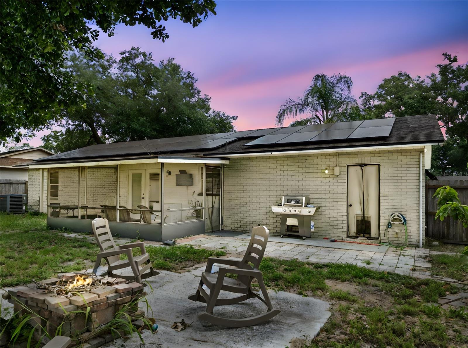 Listing photo id 3 for 4906 Presidential Street