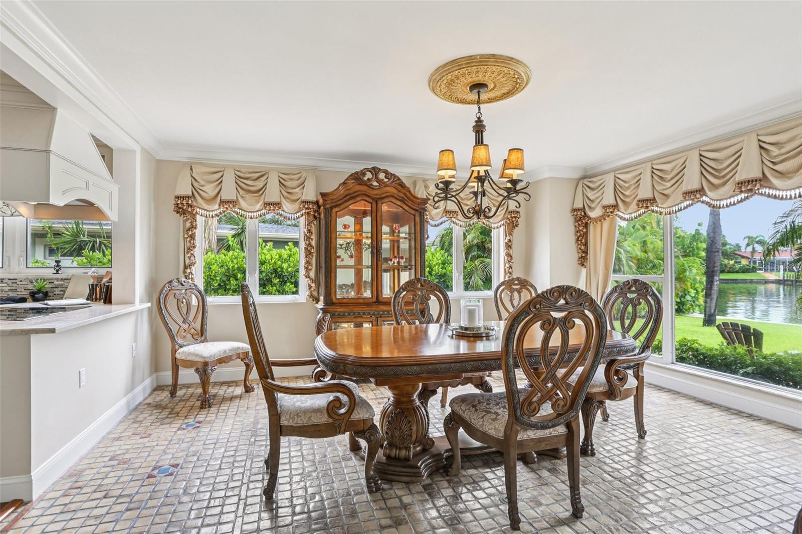 Image 14 of 68 For 4830 Paradise Way S