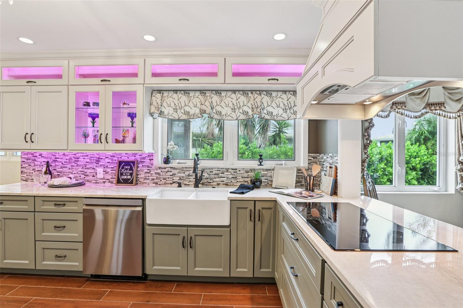 Image 20 of 68 For 4830 Paradise Way S