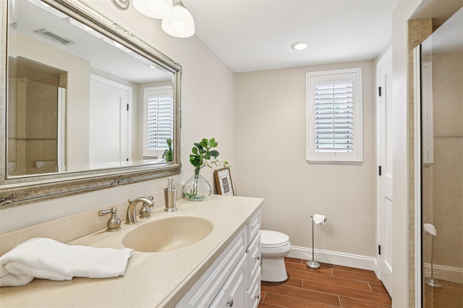 Image 26 of 68 For 4830 Paradise Way S