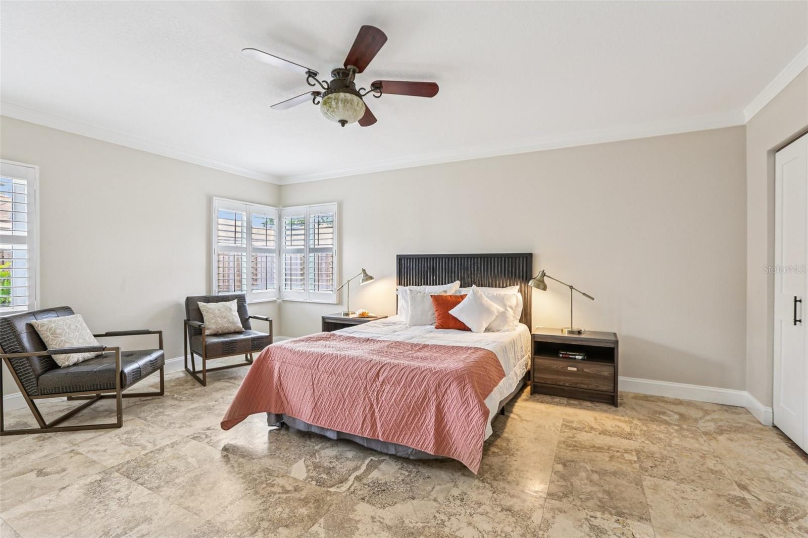 Image 29 of 68 For 4830 Paradise Way S